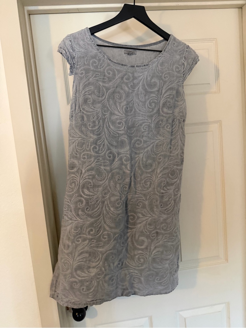 Lina Tomei Short Sleeve Embroidered Chambray Dress Size M made in Italy